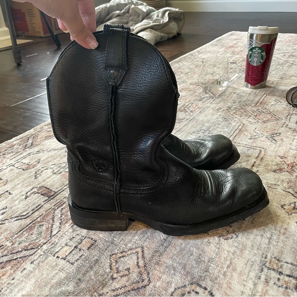 Ariat Rambler Boots in Black Leather Men’s Size 8.5 Wide | Western Cowboy Boots - Picture 7 of 16